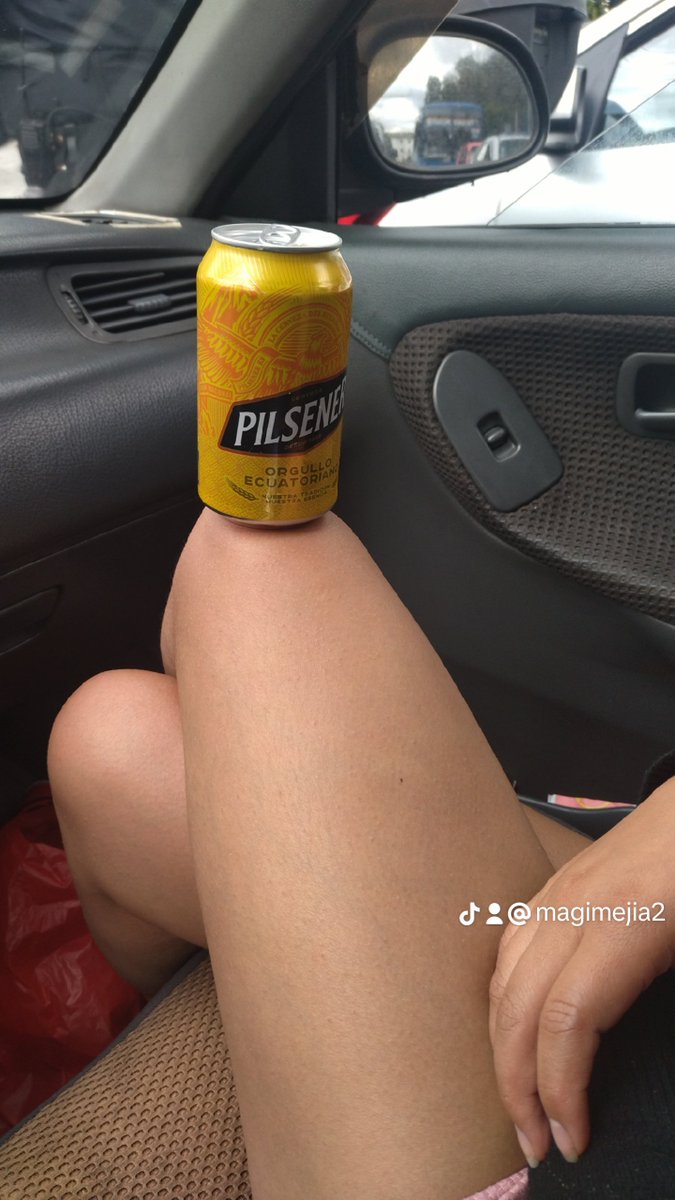 LunaCarito95's tweet photo. Viernes y el cuerpo lo sabe jejejeje https://t.co/hvWGu3k7EJ