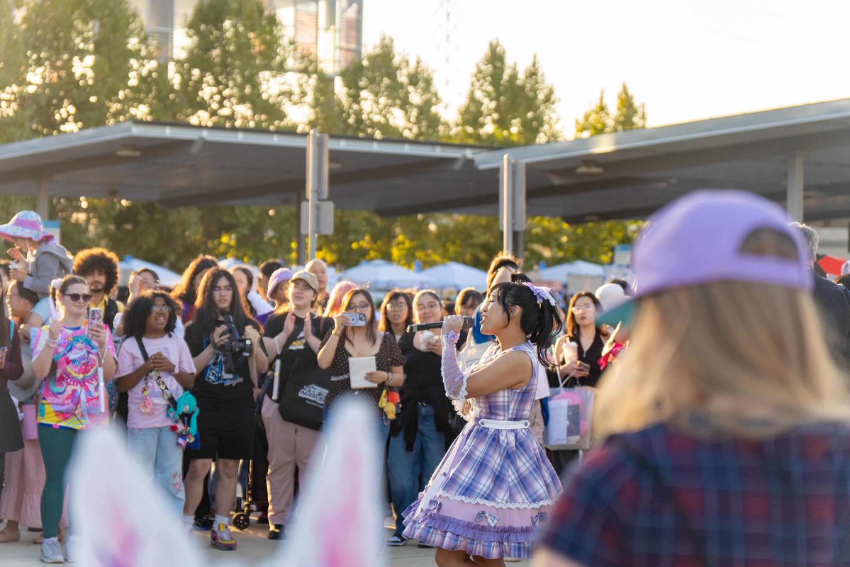 majoriin_'s tweet photo. 🚆BART LET’S GLOW 🚆

Still glowing from how much love you guys gave me at BART's Let's Glow Anime Festival! Thank you to erasephotos(IG, 📸1-2) and worth_a_second_look(IG,📸3-4) for capturing these moments! https://t.co/1pLMTmdFK0