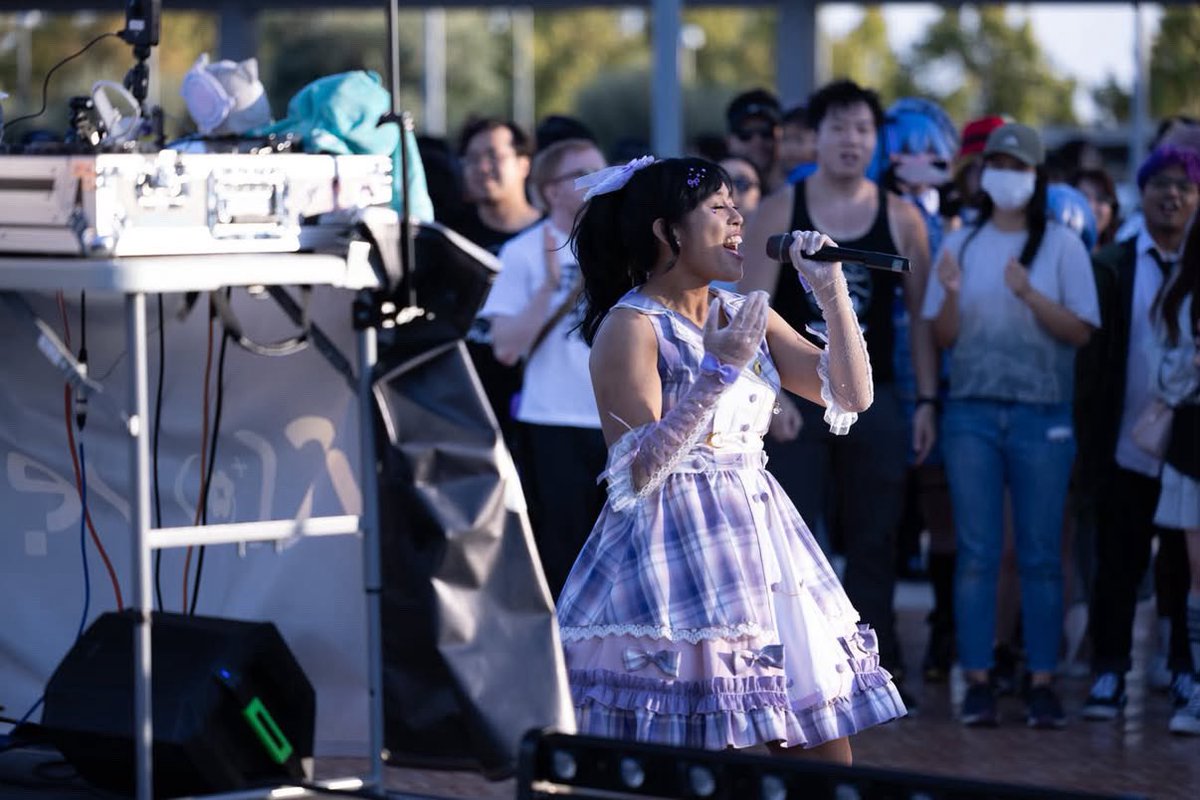 majoriin_'s tweet photo. 🚆BART LET’S GLOW 🚆

Still glowing from how much love you guys gave me at BART's Let's Glow Anime Festival! Thank you to erasephotos(IG, 📸1-2) and worth_a_second_look(IG,📸3-4) for capturing these moments! https://t.co/1pLMTmdFK0