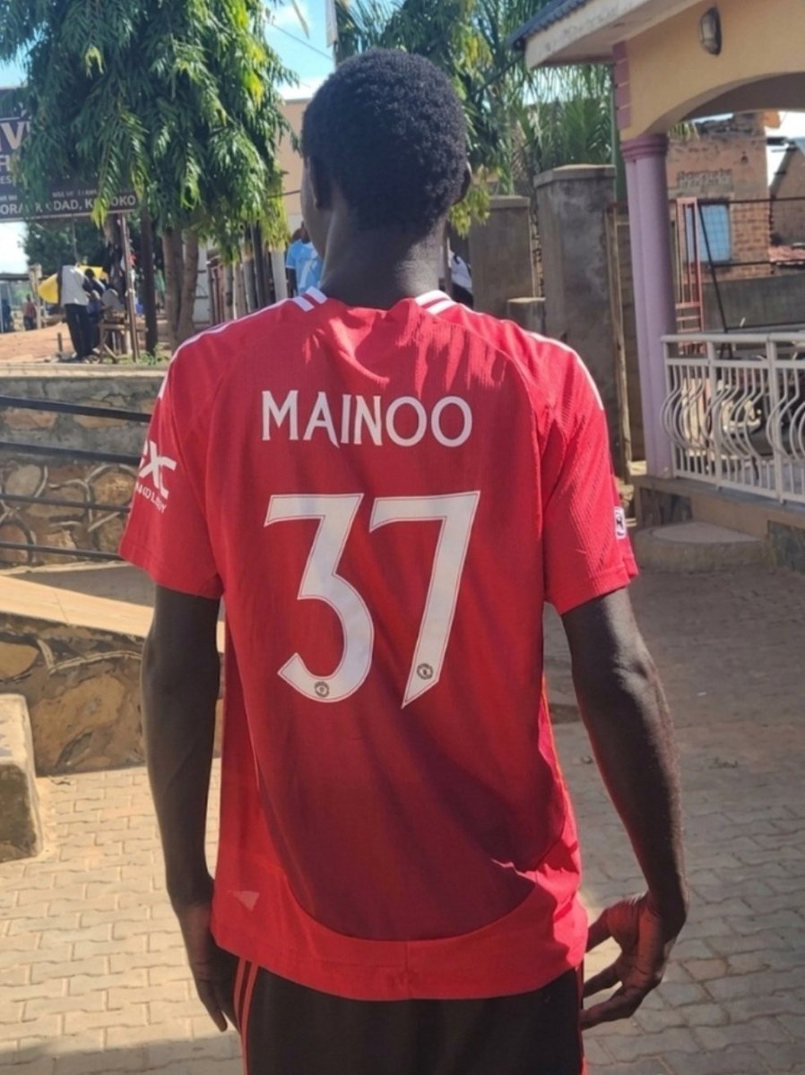thisiswrld's tweet photo. @ManUtd type shit🤝 https://t.co/RHvyt09PCM