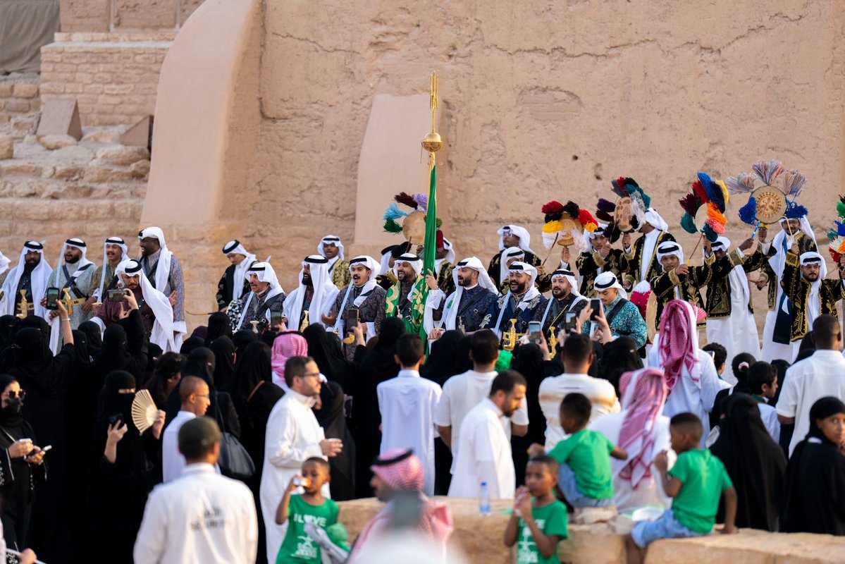 DGDA_SA's tweet photo. في ختام احتفالات #اليوم_الوطني_السعودي، جمعت #الدرعية أبناء الوطن من مختلف مناطقه، في يومٍ عبّر عن فرحتهم بوطنهم واعتزازهم بإرثٍ يجمعهم على #عز_وعزوة. https://t.co/KJoRGYmgL5