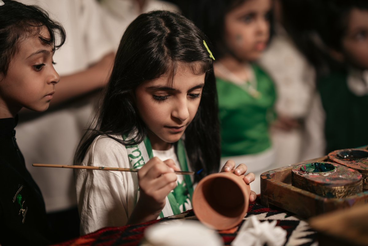 DGDA_SA's tweet photo. في ختام احتفالات #اليوم_الوطني_السعودي، جمعت #الدرعية أبناء الوطن من مختلف مناطقه، في يومٍ عبّر عن فرحتهم بوطنهم واعتزازهم بإرثٍ يجمعهم على #عز_وعزوة. https://t.co/KJoRGYmgL5