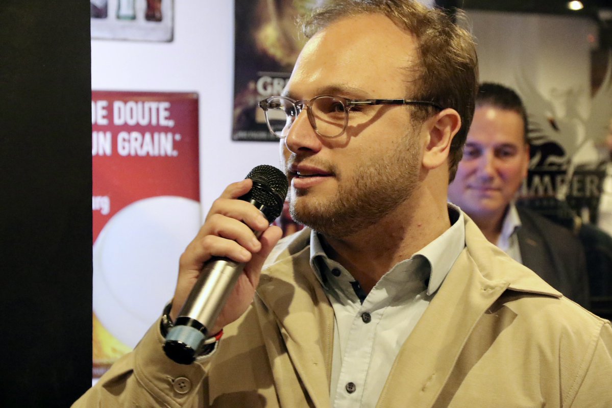 vcatteau_'s tweet photo. Magnifique afterwork de rentrée du Rassemblement National de la 5ème circonscription du Nord à #AllennesLesMarais ! 

Près de 100 militants réunis, une salle pleine et une énergie au rendez-vous autour de @MLP_officiel et @J_Bardella. https://t.co/irEUWYKIjZ