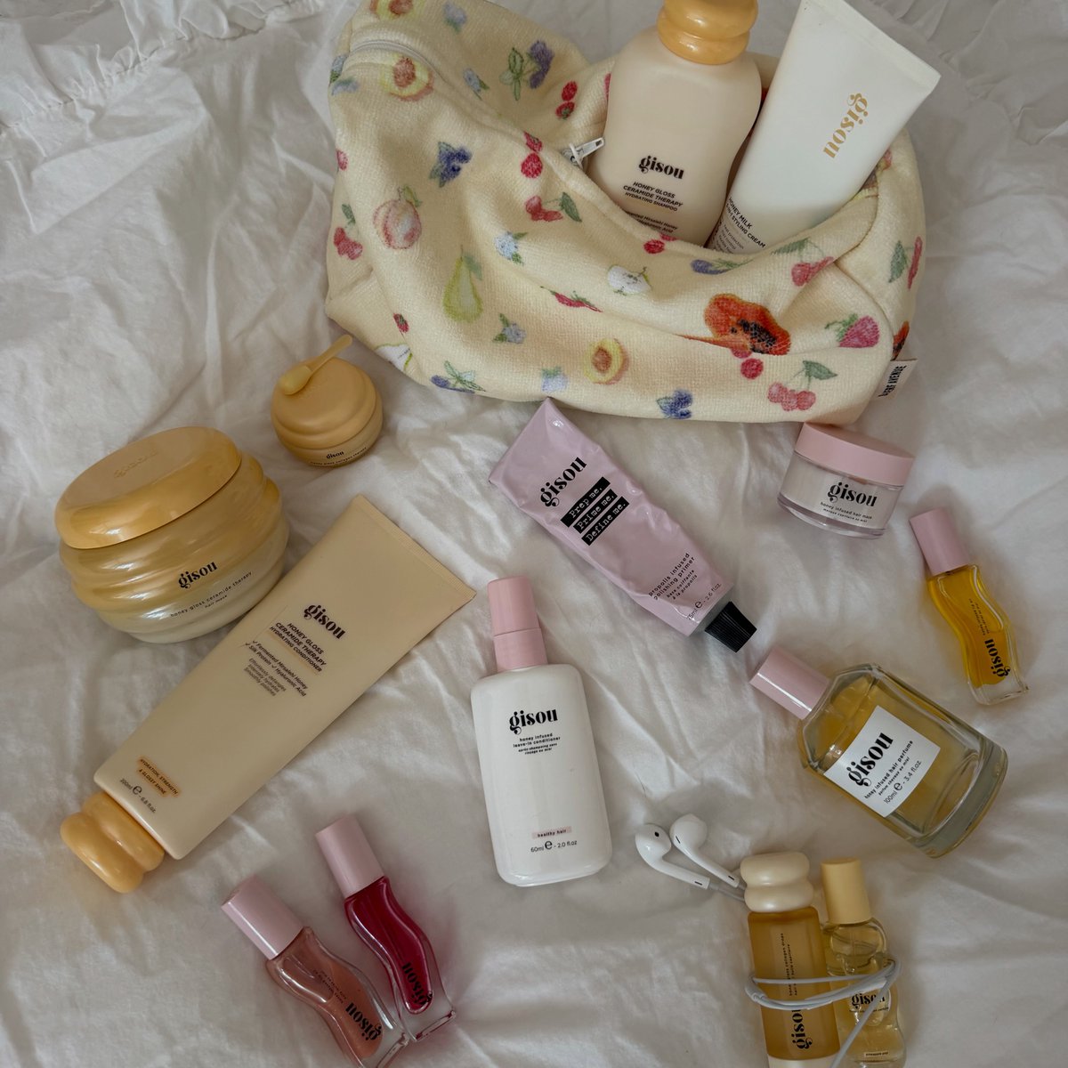 almasa5731's tweet photo. Girly favorites, all in one place. https://t.co/kQtb5rZTWR