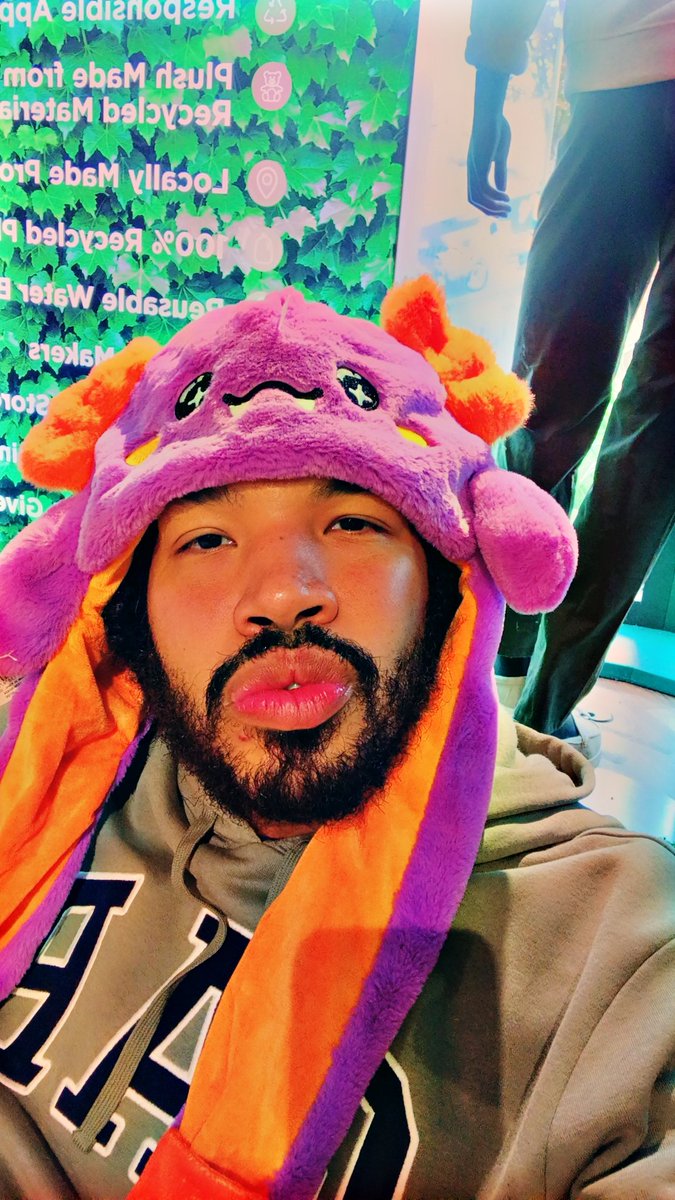 RichieGomezX's tweet photo. Gay uncle dayyy what a vibe on Fall Fest..... #familyday #friyayy #fallfest2026 #pics4dayz #yorgiiadventure https://t.co/uxP36STkgK