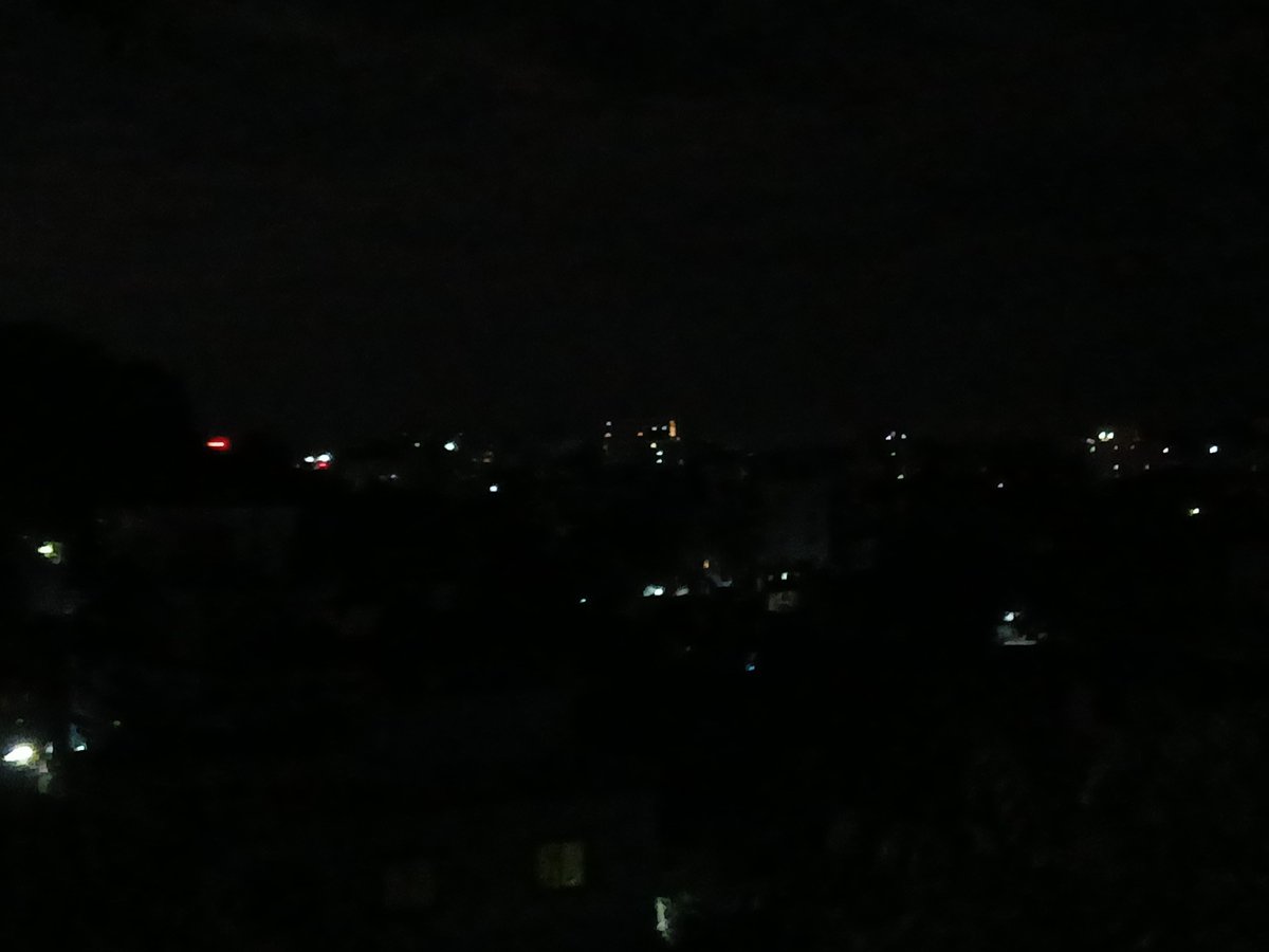 QuorumCD's tweet photo. 3:49 am. 

সব চুপ। কবরের টিলা থেকে শহর ভালোই লাগে https://t.co/iNVCgFMce1