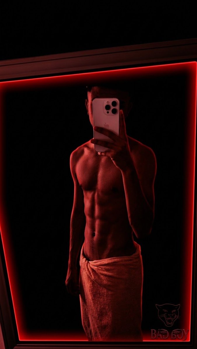 Bad_Boy12cm's tweet photo. Me estaba preparando para bañarme... ¿quién se anima a calentarla conmigo? 🔥😈

¿Te atreves a hacerme compañía?👇 Te espero al otro lado del link en mi bio hoy a las 12am.

#FitGuy #MirrorSelfie #HotVibe #Misterio #BadBoy #AbsGoals #RedLights #ExplorePage #ParaTi https://t.co/CGI2ZD5mq7