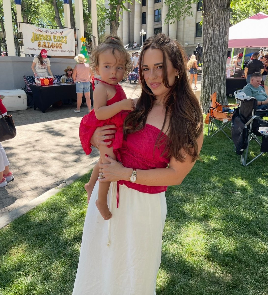 vivian84's tweet photo. Favorite 4th of July yet! Started the day at the Prescott Parade and wrapped it up at @daranch_vineyards. https://t.co/QUjK9esZgP