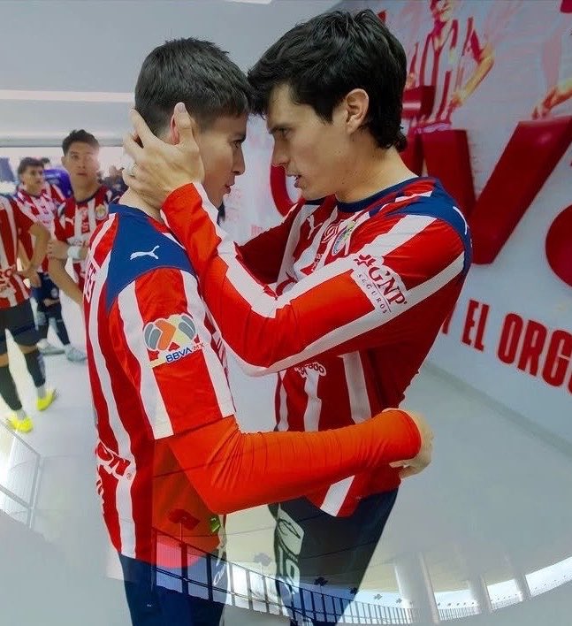 EXOisgheeii's tweet photo. a este también me lo dejaron con todo el amor en las manos, pero era un amor no correspondido https://t.co/YK43FNxtWw