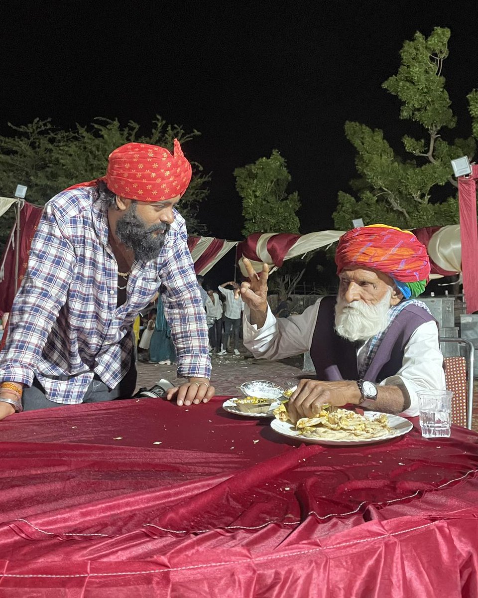 ColtonBloogtl's tweet photo. बताओ, मेरे साथ ये कौन है? https://t.co/msJwq3VxKX