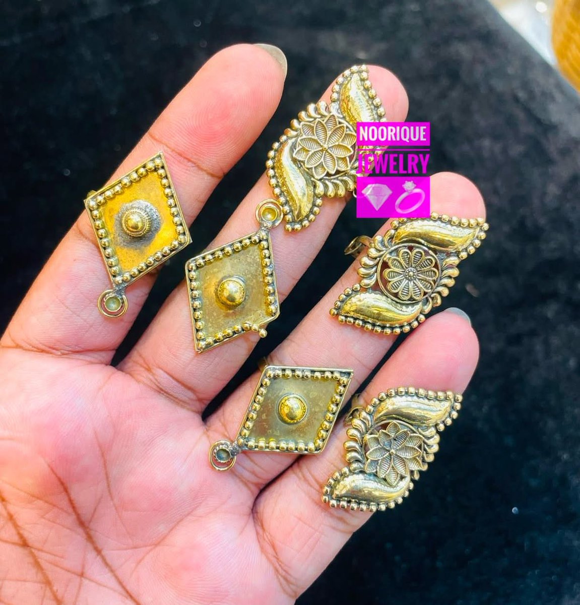 CorrinTheodorov's tweet photo. পূজার সাজে যোগ হোক বাড়তি ঝলক! Puja Special Ring Collection থেকে পছন্দের আংটি অর্ডার করতে এখনই ইনবক্স করুন। https://t.co/4V52hPymy8