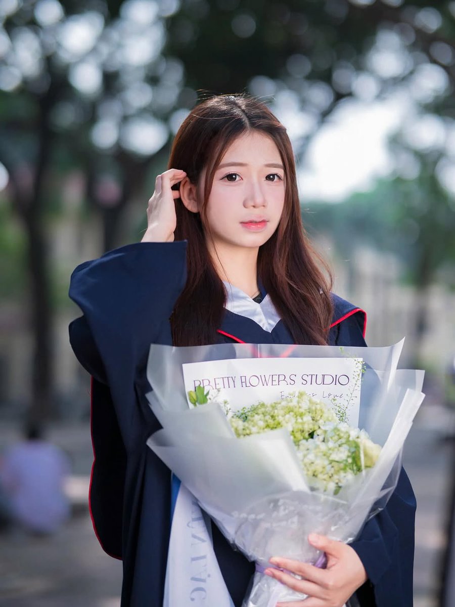RADIOVIDENTE's tweet photo. Kỉ yếu lần high =))))) https://t.co/LVz1Rk71nG