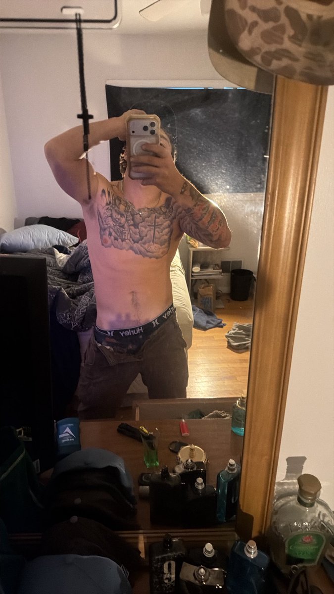 Kolbyluvs69's tweet photo. Long day at work whose helping me relax this weekend😝 https://t.co/Vc9VzIEhF7