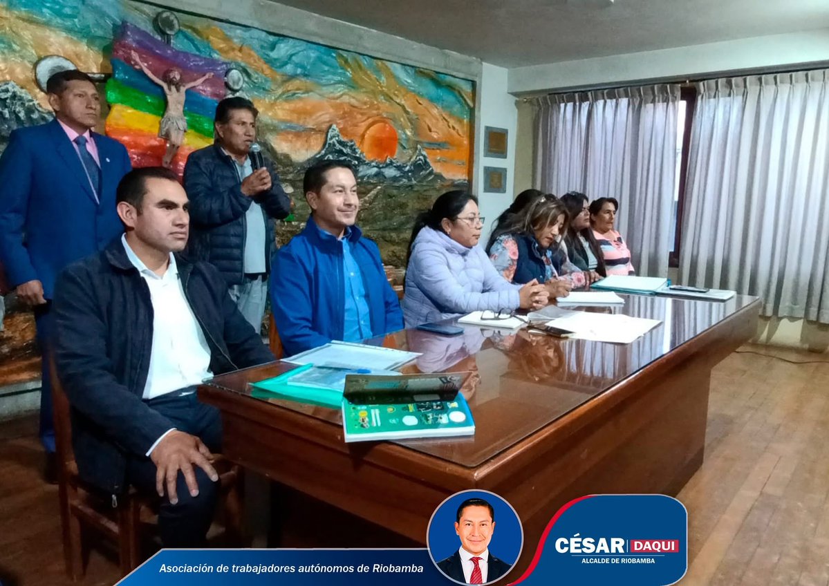 DaquiCs's tweet photo. 📌 Mi agradecimiento a la Preasociación de la Bahía Sur de #Trabajadores Autónomos de #Riobamba por la invitación a este importante encuentro en la Casa Indígena, mi gratitud por #sumarse a este #proyecto. https://t.co/3OxtLDlmTQ