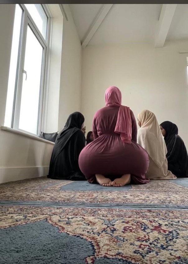 holy_zainab's tweet photo. https://t.co/6WQuLUKssd