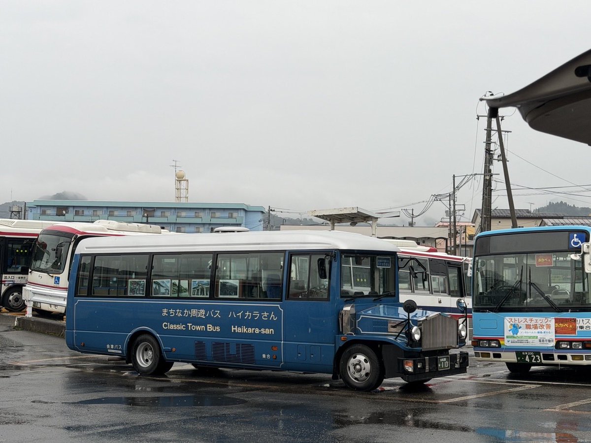 aizubus's tweet photo. #福島バスまつり 

悪天候が予想されますが、本日は予定通り開催予定です🚌

先ほど会津支社より出発の様子が届きました！
準備を整え、長い道のりですが福島市まちなか広場まで走ります！

ご来場の皆さま、今日はよろしくお願いします😌

#福島交通
#会津バス
#ハイカラさん 
#福島交通を広める https://t.co/VNUGvdidII