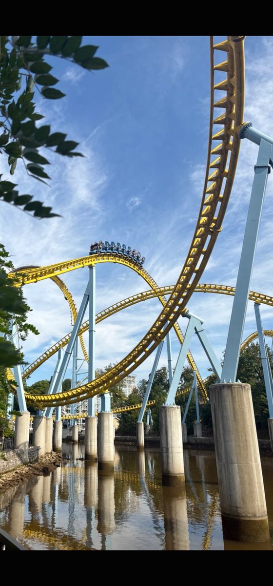 CallenHuey's tweet photo. Here's an update on my sketch of #SkyRush at #Hersheypark. I'm adding more of the shadows on the water. Source material is @Pantherian78's pic.
#Intamin #IntaminHypercoaster #HersheyPA @flightoftaylor #Pennsylvania #themeparks #coastercommunity #rollercoasters https://t.co/cxx2K5HNNy