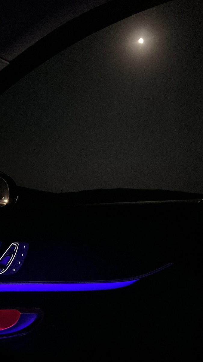 abdullah102088's tweet photo. #moon_light https://t.co/UipxMPQXfM