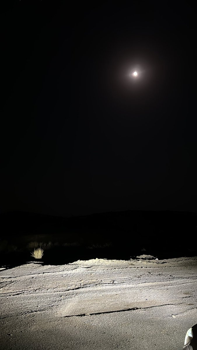 abdullah102088's tweet photo. #moon_light https://t.co/UipxMPQXfM
