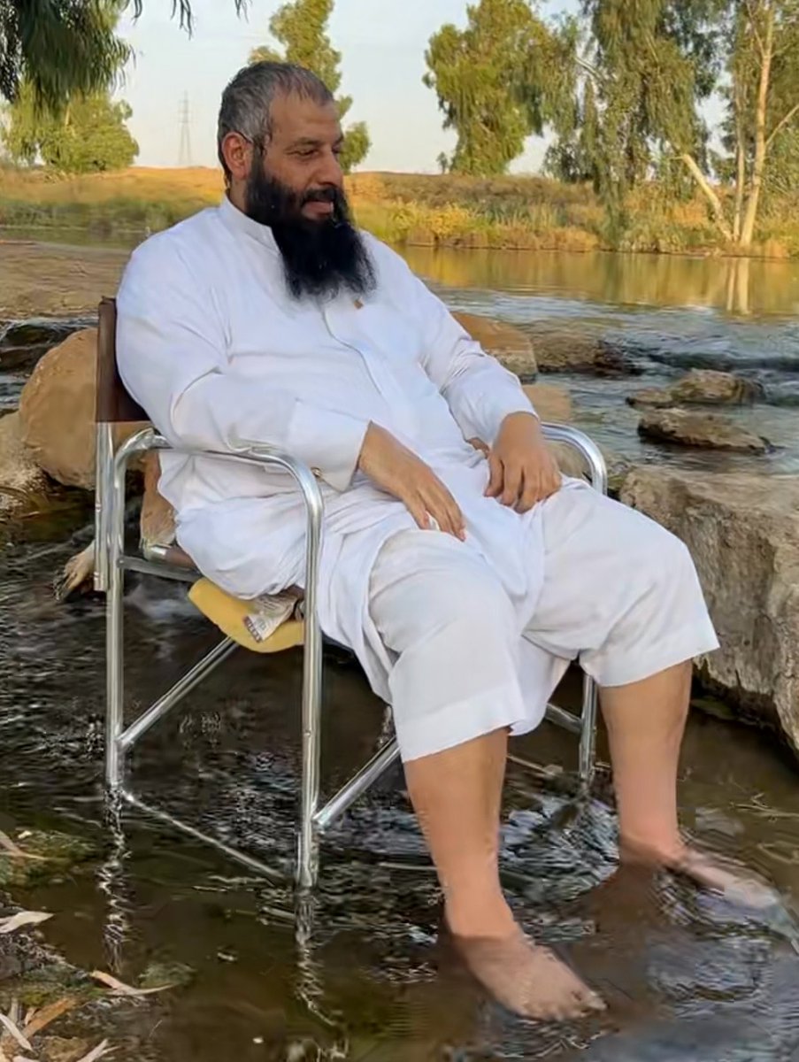 bianstud's tweet photo. معقولة اسهل ما بالحياة بعد سوال ١ + ١ هو تايبي ؟
يكفيه سعودي / كويتي وفوق الاربعين وبه شيب عشان حقي يمذي ويبتدي يدوخ يفكر بحرارة فتح��ه https://t.co/b3406xdHVv