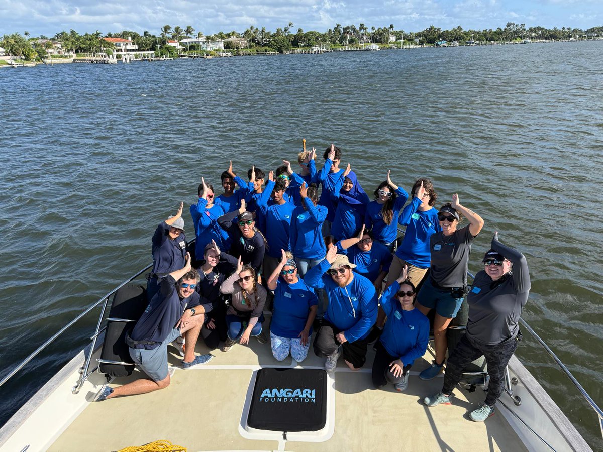ANGARIocean's tweet photo. Today we welcomed @palmspringsMS @STEMagillPSMS onboard for our #CoastalOceanExplorers:Sharks program w/ @FIUCASE! Can you guess what species of shark we caught today? This expedition was made possible from the @MIAPBC #PBIBS Gives Back grant program. https://t.co/PrHfXH88ky
