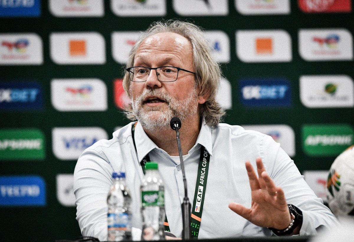 DiabyMadala07's tweet photo. L’ex sélectionneur Tom saintfiet jouait contre nous wesh🤦🏿♂️🤦🏿♂️
On a malmené une équipe, qui n’avait plus perdu face à une nation africaine quasiment 2ans.
#Capoverde #malicapvert https://t.co/N7fNSsiEhl