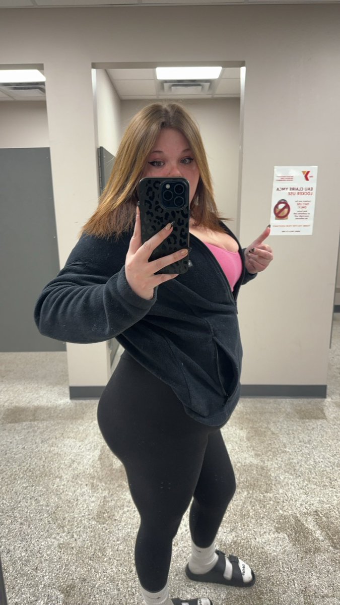 thickendahl's tweet photo. how do i break into #nsfwtwt ?
- 36ddd
- 22 
- i like money &amp; tito's
- will let you eat my ass for $ https://t.co/tIUTu9UKgF