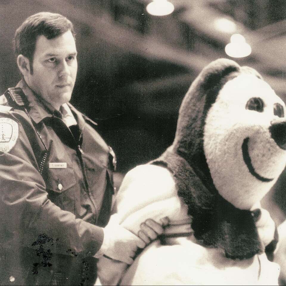 Golden_Bearz's tweet photo. Inside of you there are two Oski’s https://t.co/bUxq8bOlCX
