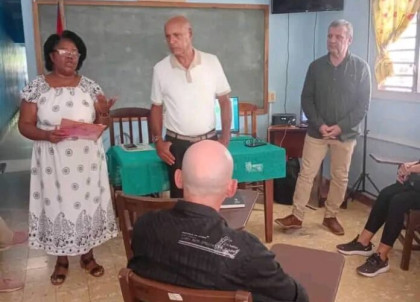 DiarioMayabeque's tweet photo. UNAH acoge taller “#Zoonosis, Economía y #UnaSalud” con enfoque One Health, con la participación de estudiantes y profesores de la carrera de #MedicinaVeterinaria, miembros del gremio Veterinario de Cuba y actores locales del municipio y la provincia.
#UNAH #Mayabeque https://t.co/4Cc6YC2nni