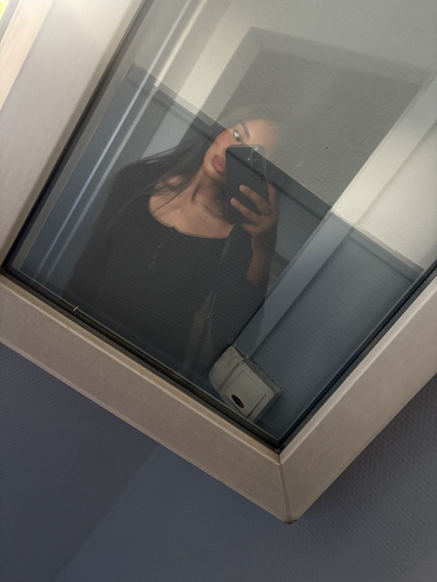 rine00si's tweet photo. #facereveal pr mes 7 abonnés https://t.co/8343iq9iLQ
