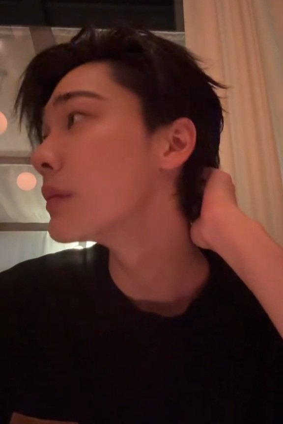 zhangbearbear1's tweet photo. ชาติ ศาสนา สันกราม ดิวเจสุ https://t.co/kJTQaGJBJ9