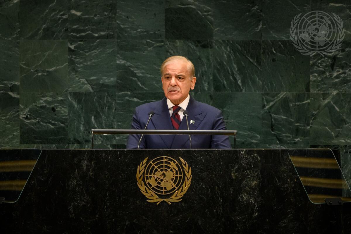 Journal_UN_ONU's tweet photo. H.E. Muhammad Shehbaz Sharif, Prime Minister of the Islamic Republic of Pakistan @UN #GeneralDebate
🔗Access the recording and transcript of the statement here: https://t.co/ru4RE4K3X6
#UNJournal #UNGA81
© UN Photo/Loey Felipe https://t.co/oWxE0ohggw