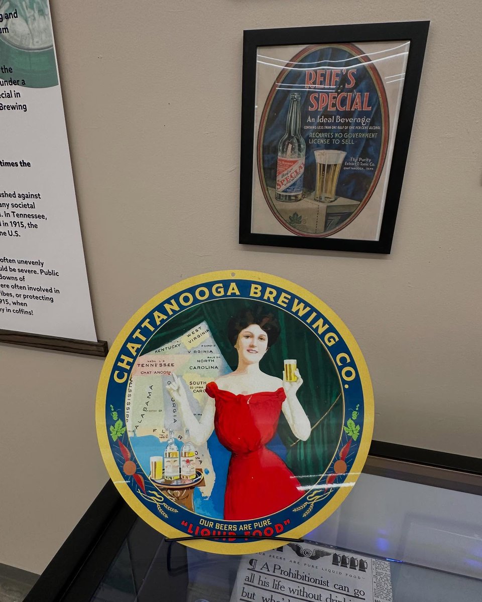 WallaceStegkd's tweet photo. Spent an engaging afternoon at the “Glass from the Past” exhibit, learning about Chattanooga’s little-known glassmaking history and how a local company is upcycling that legacy. Thanks for the invitation, @sujeel! https://t.co/eXKcPzYr2J