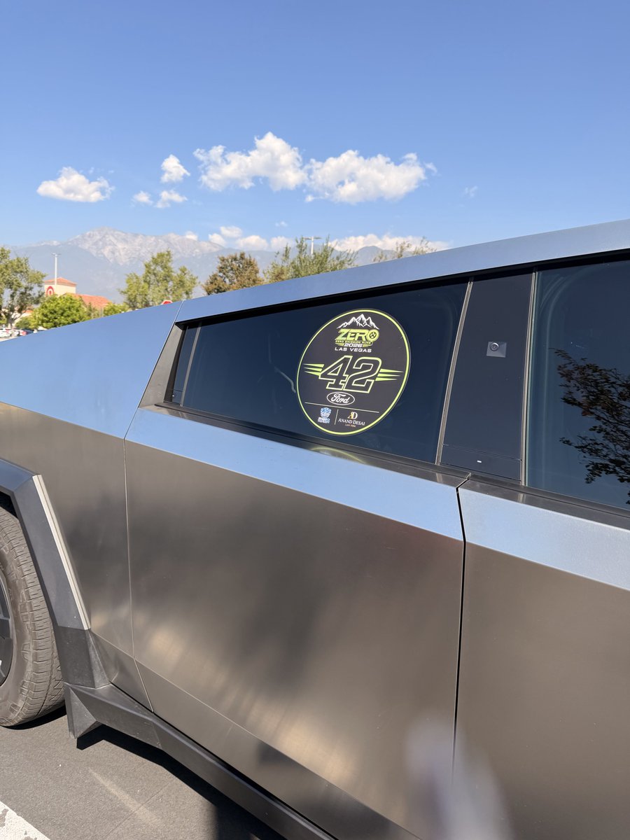 laughingorgasm's tweet photo. Joined @TeslaClubSoCal for #ZERORun 
Got my number #42 of course.
Trying for some unique images on this trip.
@DinerDash2026  
Side quest! https://t.co/3oGmQjSY3y