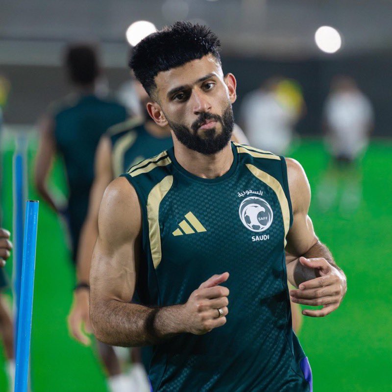 RSLzone's tweet photo. 🚨📸 | التدريبات الختامية لصقورنا قبل مواجهة عمان غدًا 💪💚🔥.!! https://t.co/CpbPa6s6WT