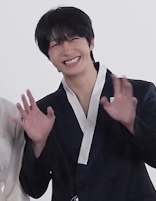 hwonpics's tweet photo. cutie https://t.co/uvn5SiDZ9l