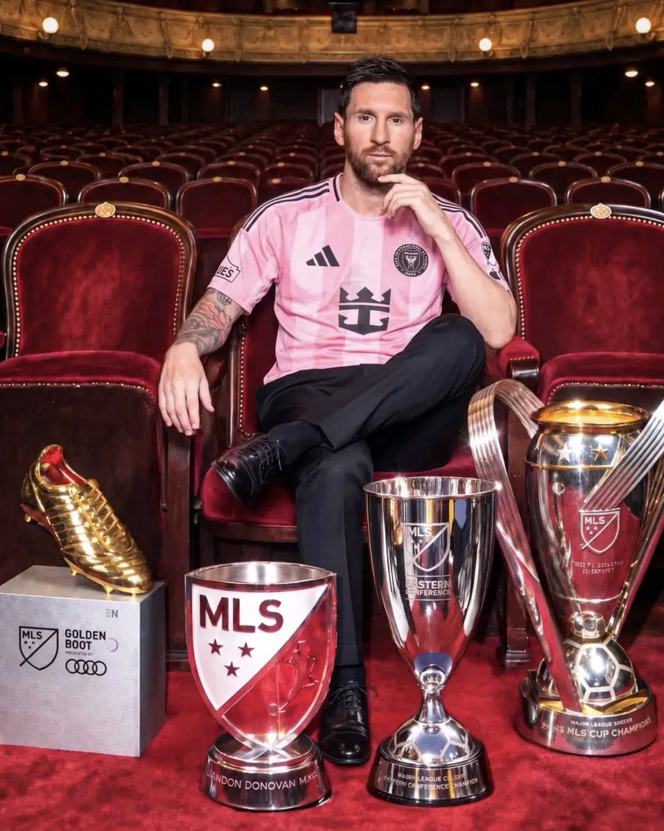 ArtLeTroll's tweet photo. 🚨 LES CANDIDATS AU BALLON D'OR ET LEURS
TROPHÉES
QUI MÉRITE LE BALLON D'OR ? https://t.co/3ZKgLLfNCC