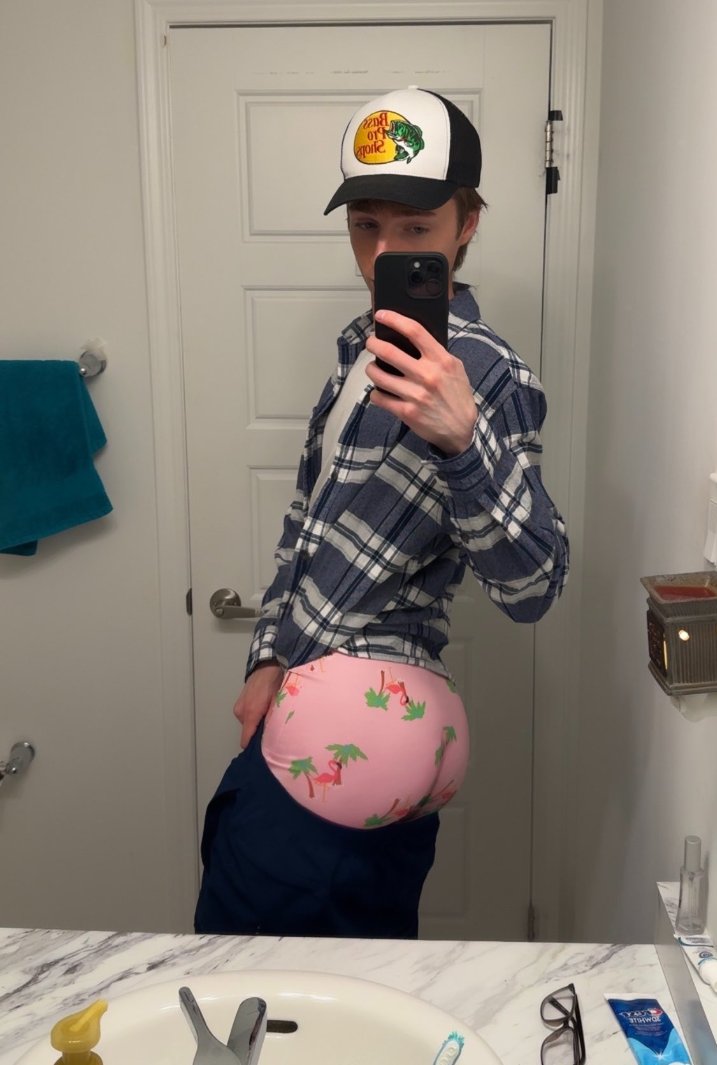 Raysimon777's tweet photo. Growing 💗😋🍑 https://t.co/zGHqYEFpKV