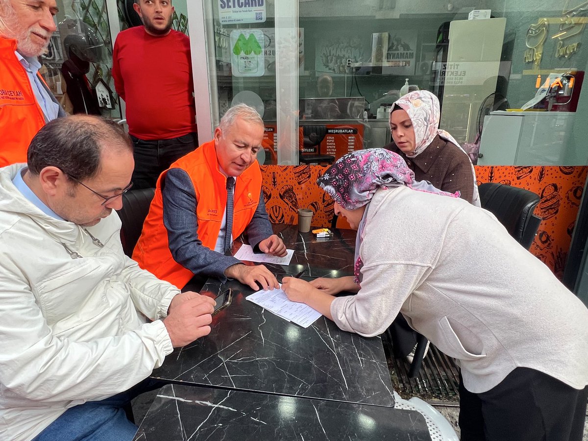 ismailerguness's tweet photo. Bağlarbaşı Mahallemizde gerçekleştirdiğimiz ziyarette, AK Parti ailemize katılmak isteyen hemşehrilerimizle bir araya geldik. https://t.co/tKayqwX3hV