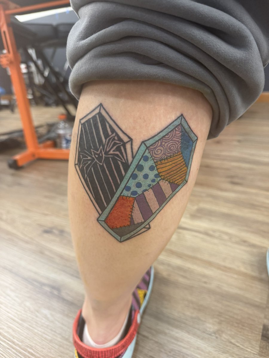 xxthe666witchxx's tweet photo. told my mom i posted my tattoos everywhere and she said “did you post mine i wanna be posted” so here’s moms new tattoo https://t.co/MUjvyGhV3b