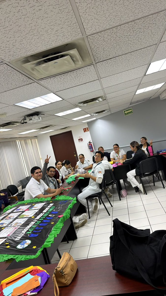 IssstesonGob's tweet photo. ℹ️ Estudiantes de la salud 🩺 que realizan su servicio social en el Centro Médico "Dr. Ignacio Chávez" de #ISSSTESON ✅ participan en la promoción por el Día Nacional de la Donación y Trasplante de Órganos y Tejidos 🫀🫁 con carteles y material realizado por ellos mismos. https://t.co/EvS961fbO0