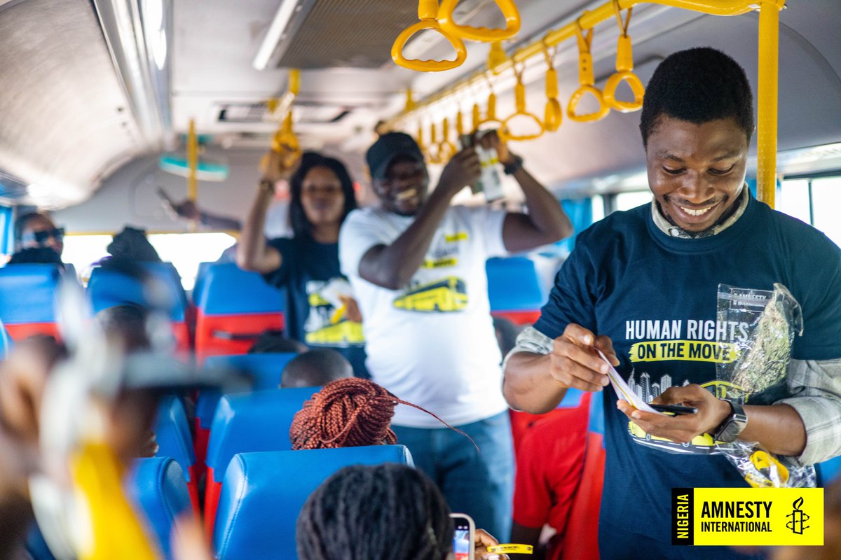 AmnestyNigeria's tweet photo. Abuja showed up and showed out!
Hundreds reached across Kubwa–Berger, Lugbe-Berger and Nyanya–Berger.
Next stop: #Kano. Get ready, we'll see you soon! 👀
#HumanRightsOnTheMove #FreeBusRide #RightsInformedCitizens #Abuja #DoYouKnowWhoIAm https://t.co/O2myvEmm24