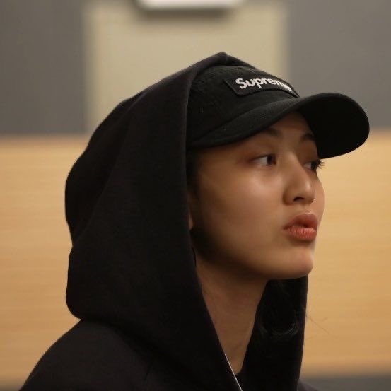 zyos_heirloom's tweet photo. Necesito urgentemente un edit de jihyo masc con la cancion de… tengo la pinga dulce boto leche con vainilla JAJSHAJSH me dieron ganas de aprender a editar solo pa eso https://t.co/IkefqrNWPs