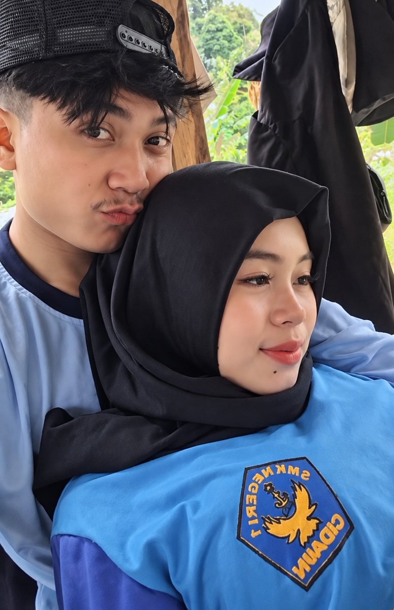 ReneeRondww's tweet photo. Smk Cidaun viral
https://t.co/Ib9AJMEeAD https://t.co/OBcx5CayhQ