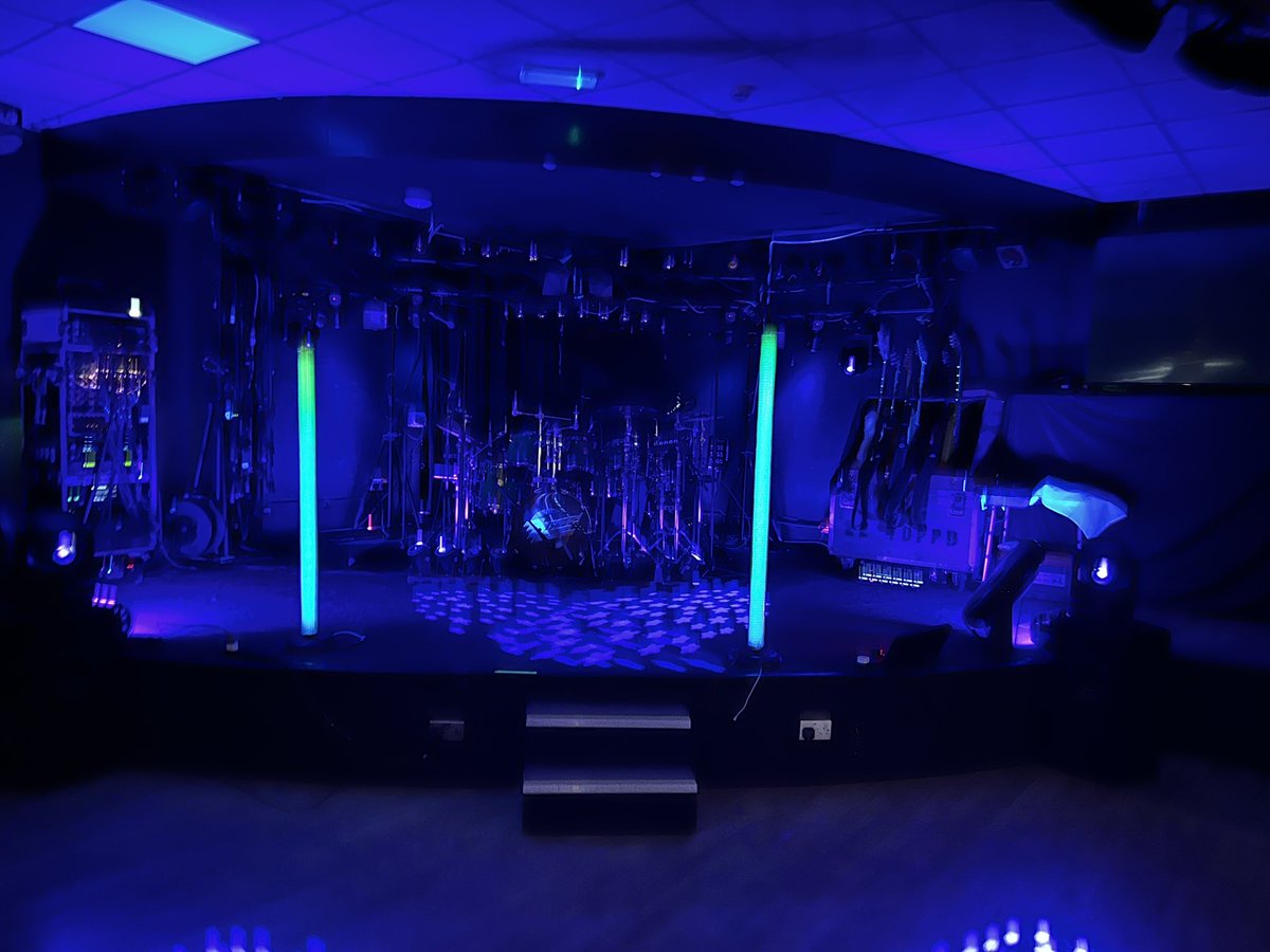 ZZTOPPD's tweet photo. All set up and ready to rock at Earl Haig Club in Cardiff tonight! 

Onstage 20.30

Have mercy/Trugarha 😎🏴󠁧󠁢󠁷󠁬󠁳󠁿 https://t.co/qn2UNdFmxs