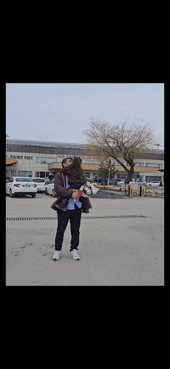 Senatwpj's tweet photo. Asker, polis ve hakim eşlerine sağlanan il emri hakkını eşi başka kurumda olan öğretmenler de hak ediyor. 3 yıldır süren bu ayrılığın bitmesi için @Yusuf__Tekin il emrinin yeniden değerlendirilmesini talep ediyoruz. #AilemiVerYusufTekin 👨‍👩‍👧‍👦🙏🤲 https://t.co/mVjajlcNnA