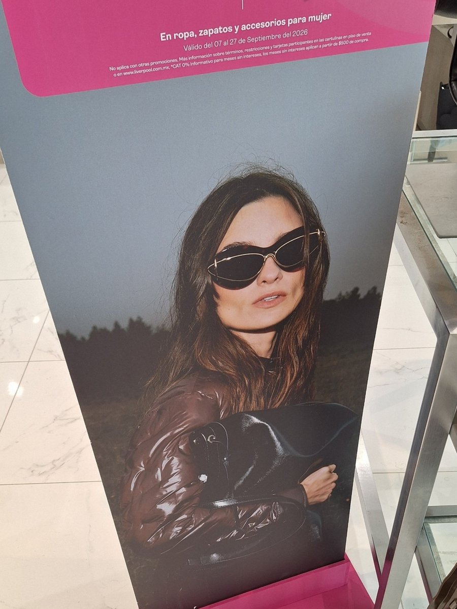 emparedado_GG's tweet photo. Me encontré con esta publicidad de Liverpool, definitivamente @samyriveratv impuso moda 🤣🤣 https://t.co/RMuiwZXmqq