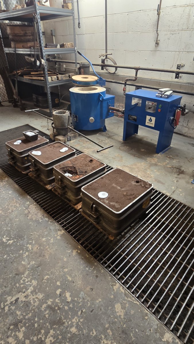 BrandonPrentice's tweet photo. Getting our 1st batch of aluminum parts casted for my Advanced Metalworking class! Students will now spend the following weeks #machining individual parts to make their own rifle rest. #metalshop #sandcasting #metal #manufacturing #foundry @TRINITY_MLUCAS @dr_zebrasky https://t.co/El4rOjdd0r