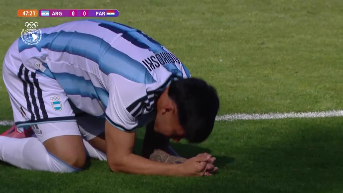 ¡¡NO, FACUNDO!! ¡Jainikoski tuvo una chance DE ORO para marcar el 1-0 de  Argentina vs. Paraguay pero la pelota se fue apenas por afuera!, 📺 Los  #SuramericanosSantaFe2026, por ESPN en el Plan Premium ...