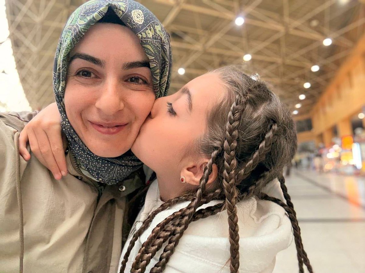 zynp1971's tweet photo. Yetersiz kontenjanlar aileleri 3-4 yıldır ayrı bıraktı. Hakim, savcı ve asker eşlerinin il emri hakkı öğretmen eşlerine de tanınmalı. @Yusuf__Tekin il emrinin yeniden değerlendirilmesini arz ediyoruz. #AilemiVerYusufTekin 🏠📌👨‍👩‍👧 https://t.co/nbJJhiADnb